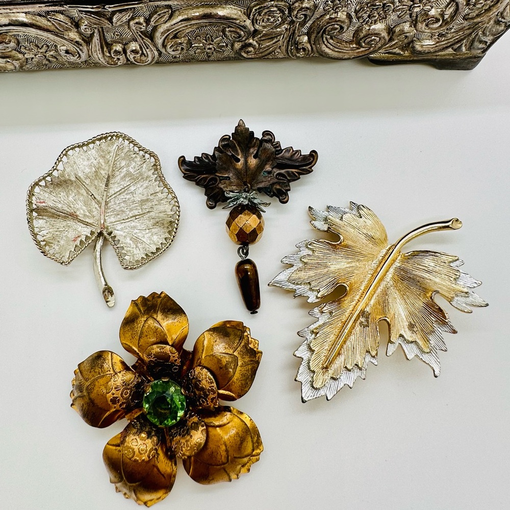 Vintage Brooch Lot